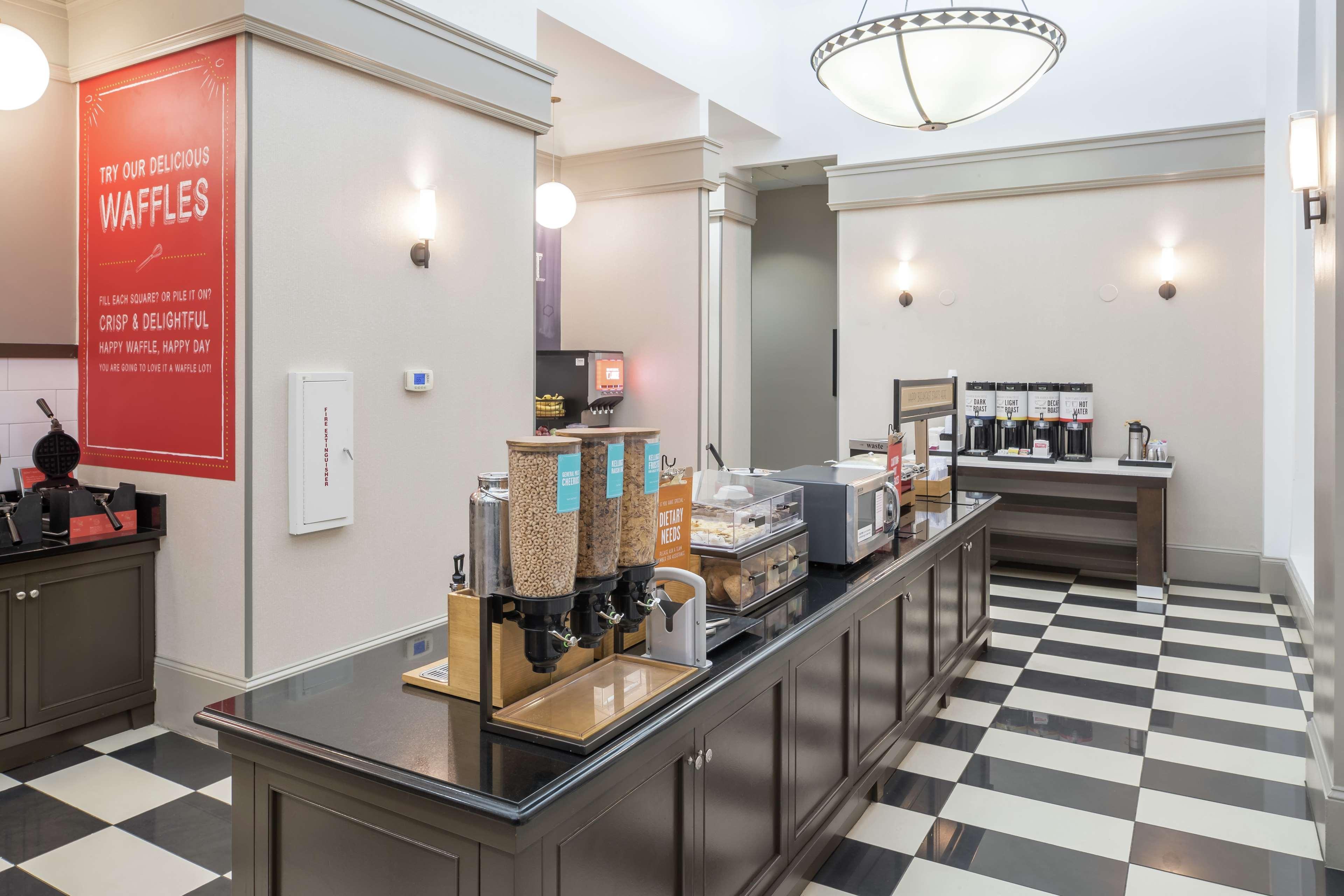 Hampton Inn & Suites Atlanta-Downtown מראה חיצוני תמונה